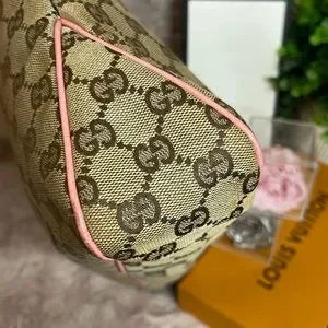 Beautiful Gucci GG canvas shoulder bag 💞