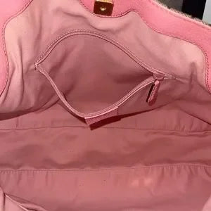 Beautiful Gucci GG canvas shoulder bag 💞