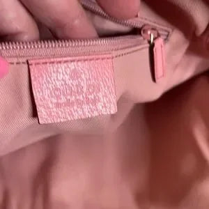 Beautiful Gucci GG canvas shoulder bag 💞