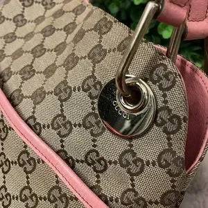 Beautiful Gucci GG canvas shoulder bag 💞