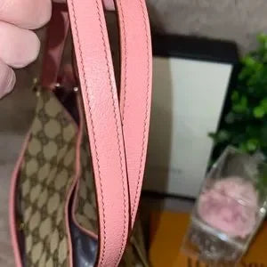Beautiful Gucci GG canvas shoulder bag 💞
