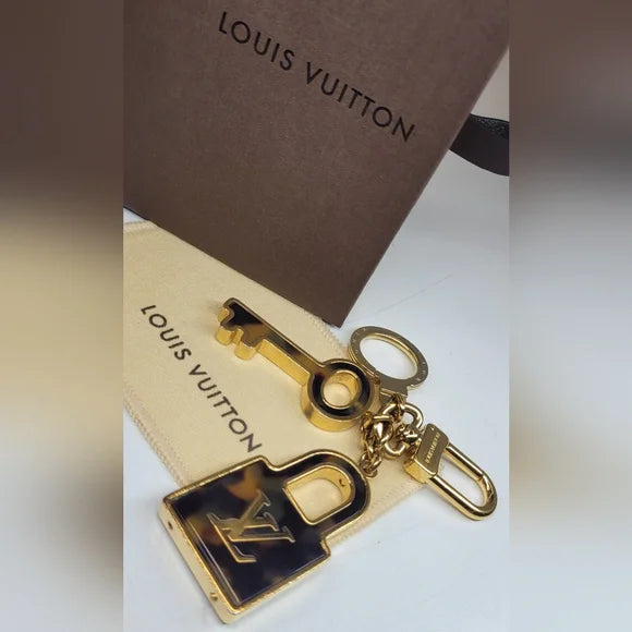 Louis Vuitton LV Tortise Shell Resin Lock & Key Confidence Bag Charm / Keychain