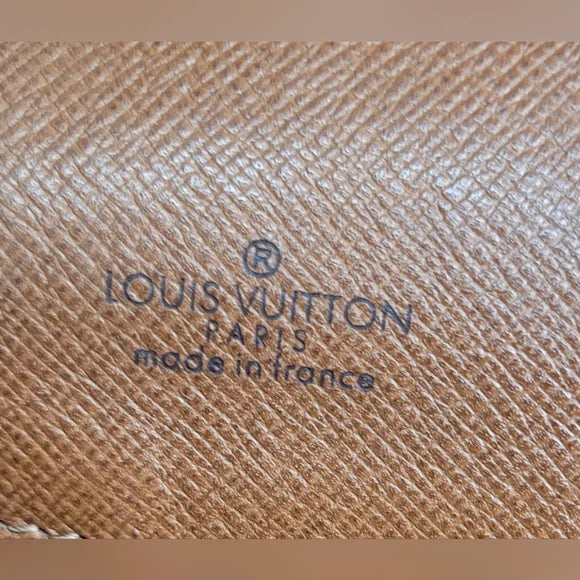 Vintage Louis Vuitton Brown Monogram Dame Cutch//crossbody