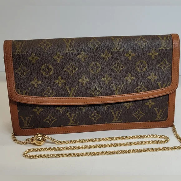 Vintage Louis Vuitton Brown Monogram Dame Cutch//crossbody