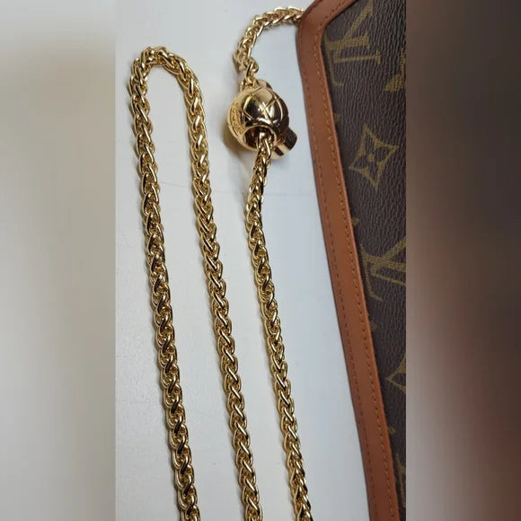 Vintage Louis Vuitton Brown Monogram Dame Cutch//crossbody