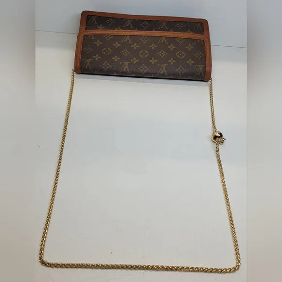 Vintage Louis Vuitton Brown Monogram Dame Cutch//crossbody