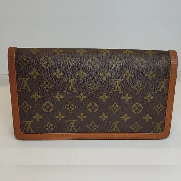 Vintage Louis Vuitton Brown Monogram Dame Cutch//crossbody