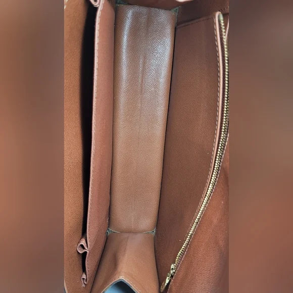 Vintage Louis Vuitton Brown Monogram Dame Cutch//crossbody