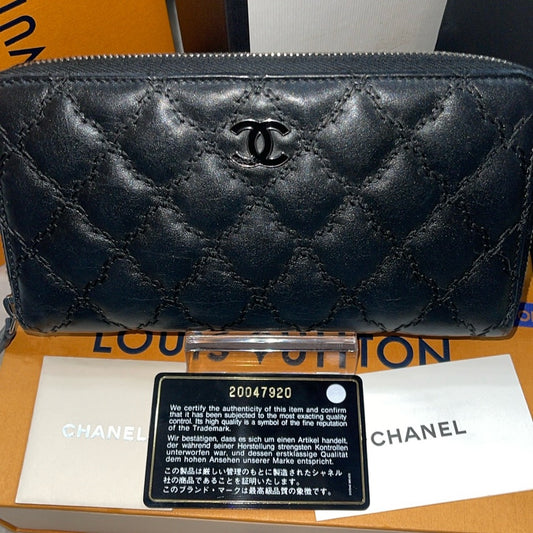 Chanel lambskin CC quilted long wallet with COA cards