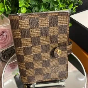 Gorgeous condition Louis Vuitton Damier Ebene pm agenda wallet