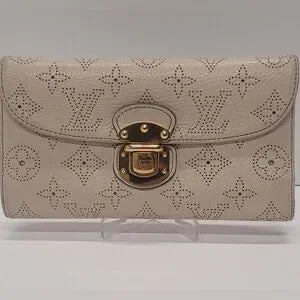 LOUIS VUITTON Mahina Amelia Wallet Ivory🔥💕