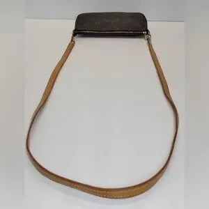 Louis Vuitton Monogram Canvas Pochette crossbody strap