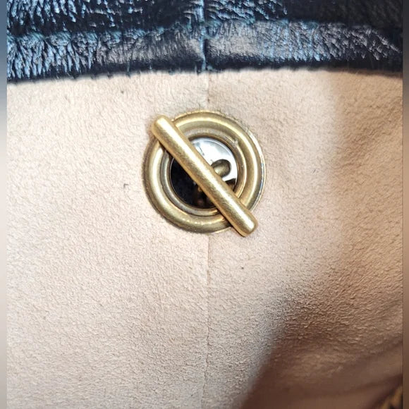 New Gucci Marmont Azalea Calfskin Bucket Bag cross body. Full inclusion 🔥