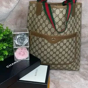 Beautiful vintage Gucci Sherry line PVC supreme tote