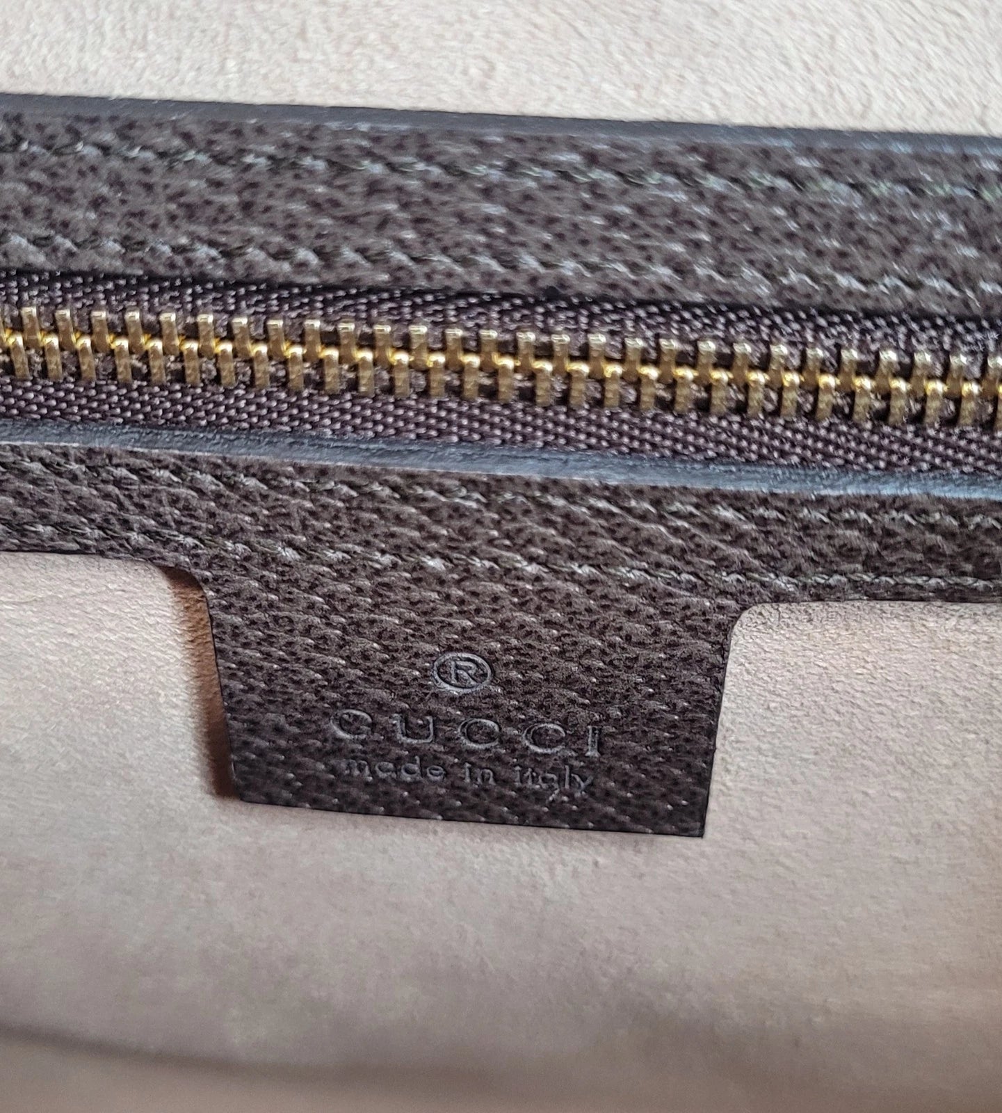 Gucci GG Supreme Monogram Bengal Padlock Shoulder Bag