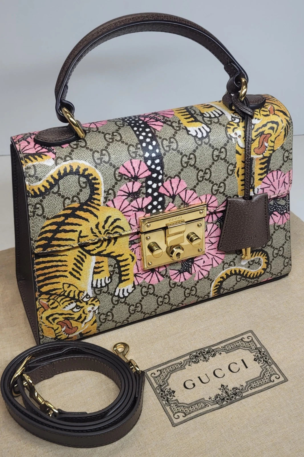 Gucci GG Supreme Monogram Bengal Padlock Shoulder Bag