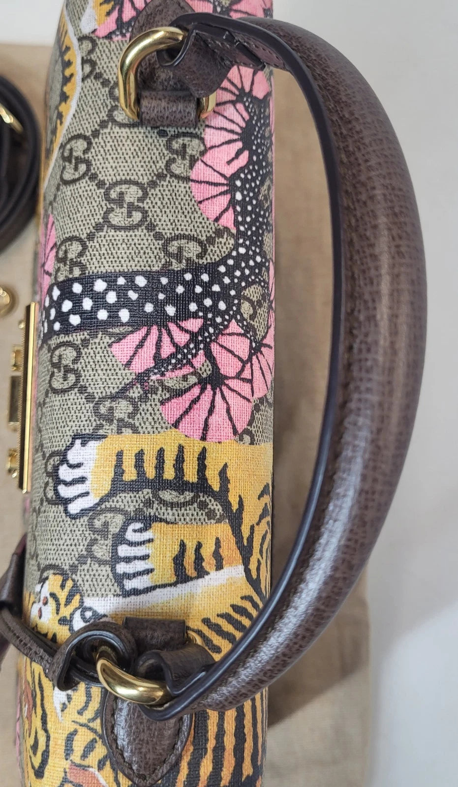 Gucci GG Supreme Monogram Bengal Padlock Shoulder Bag